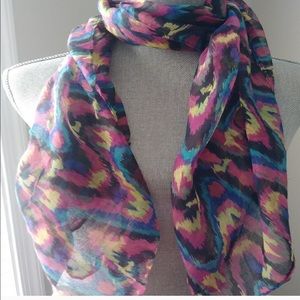Women’s scarf